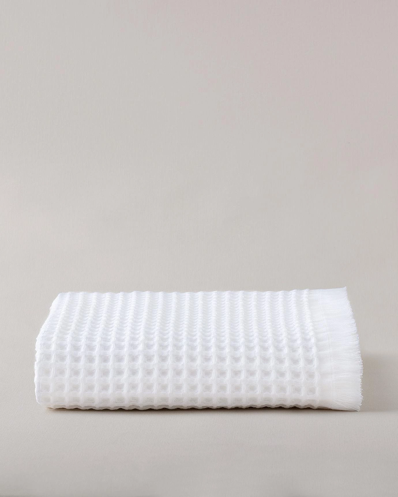 https://madamecoco.heyacdn.com/www.madamecocolebanon.com/public/data/products_gallery/66ed30846dd63.webp