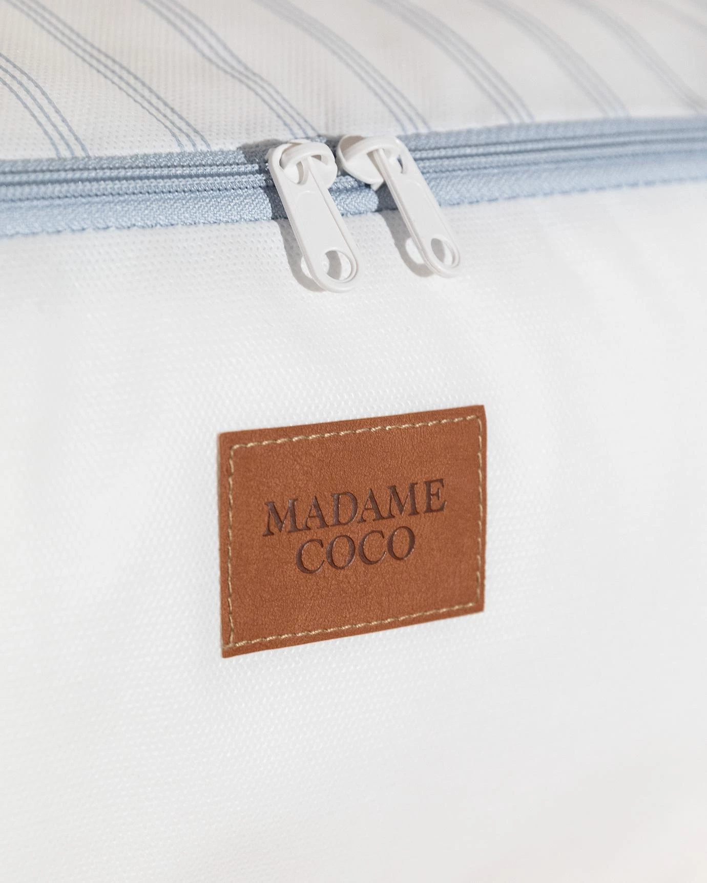 https://madamecoco.heyacdn.com/www.madamecocolebanon.com/public/data/products_gallery/671ba2bdd6129.webp