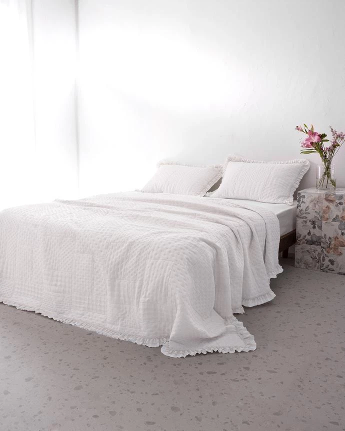 https://madamecoco.heyacdn.com/www.madamecocolebanon.com/public/data/products_gallery/678166123239b.webp