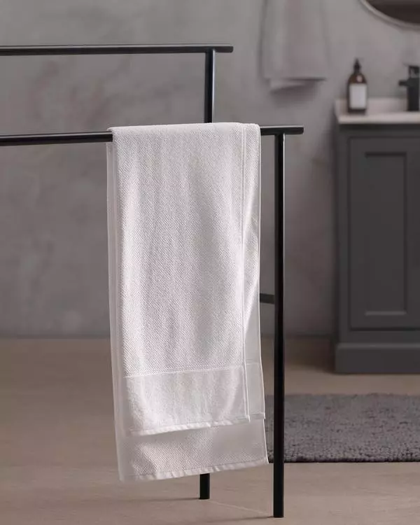 https://madamecoco.heyacdn.com/www.madamecocolebanon.com/public/data/products_gallery_600_600/65f31776df9de.webp