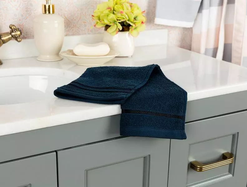 Maynor Flouche Hand Towel