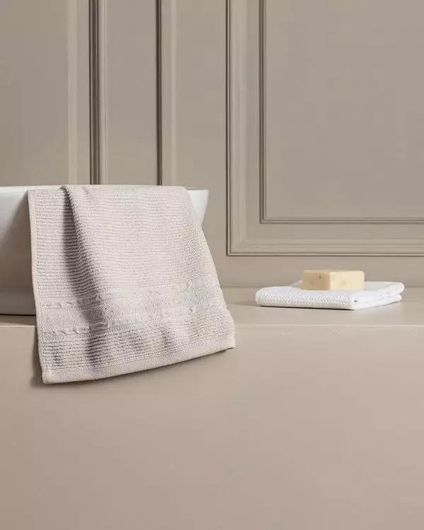 Alice Hand Towel