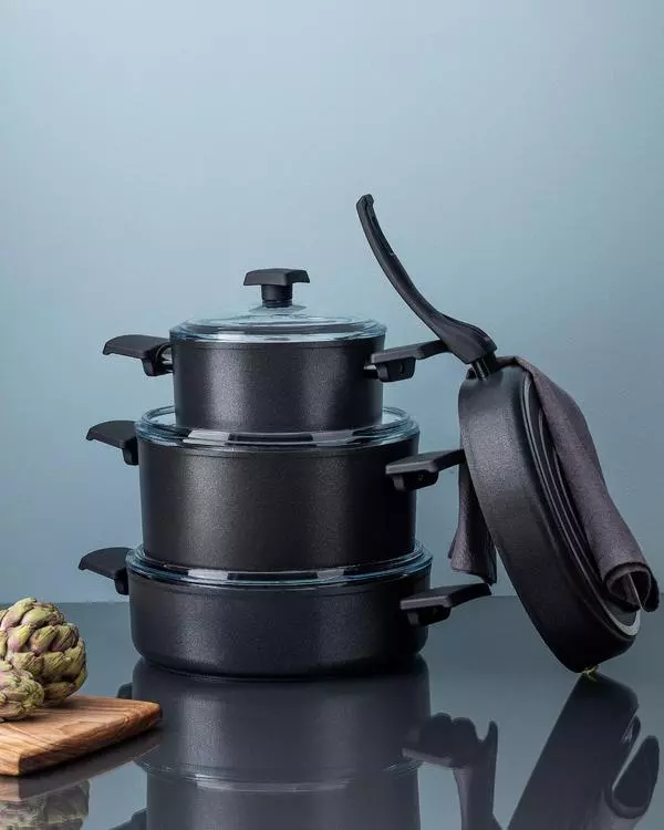 Titanium Profesional  Cookware Set