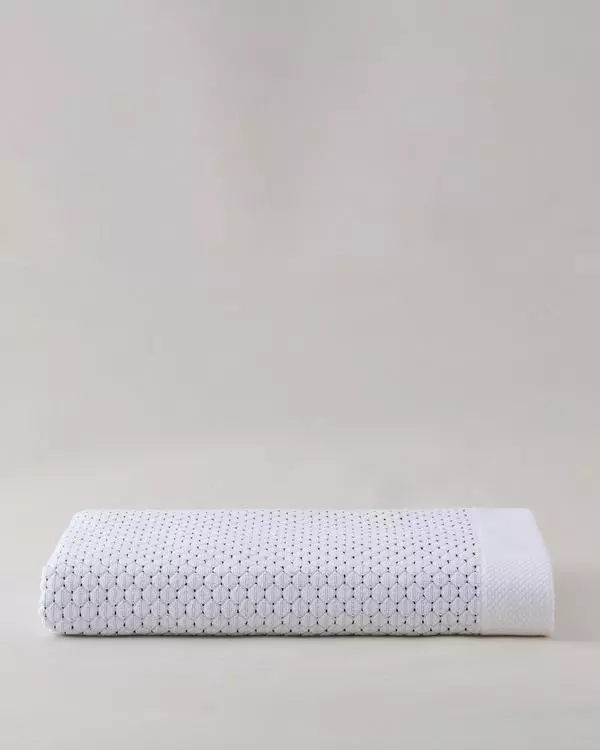 https://madamecoco.heyacdn.com/www.madamecocolebanon.com/public/data/products_gallery_600_600/674878a5310ef.webp