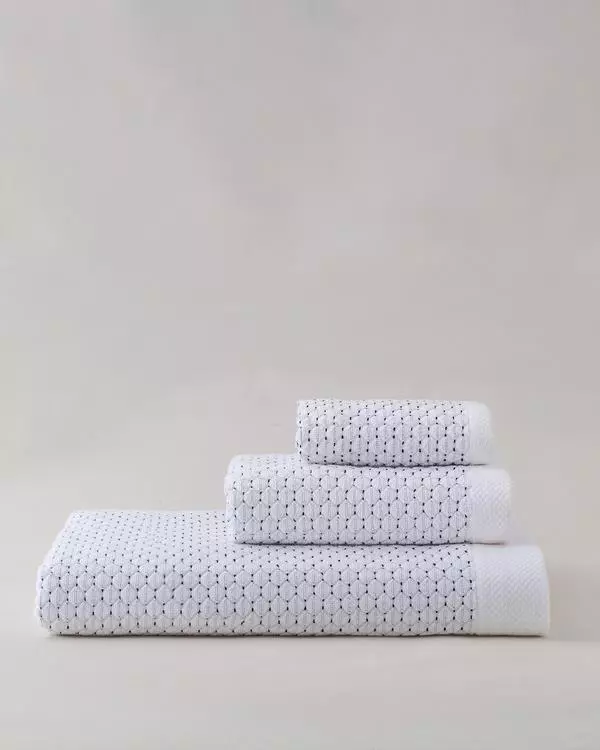 https://madamecoco.heyacdn.com/www.madamecocolebanon.com/public/data/products_gallery_600_600/674878a5310ef.webp