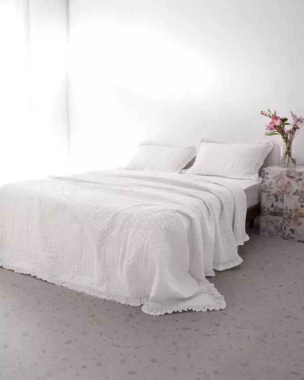 https://madamecoco.heyacdn.com/www.madamecocolebanon.com/public/data/products_gallery_600_600/678a13e23156b.webp