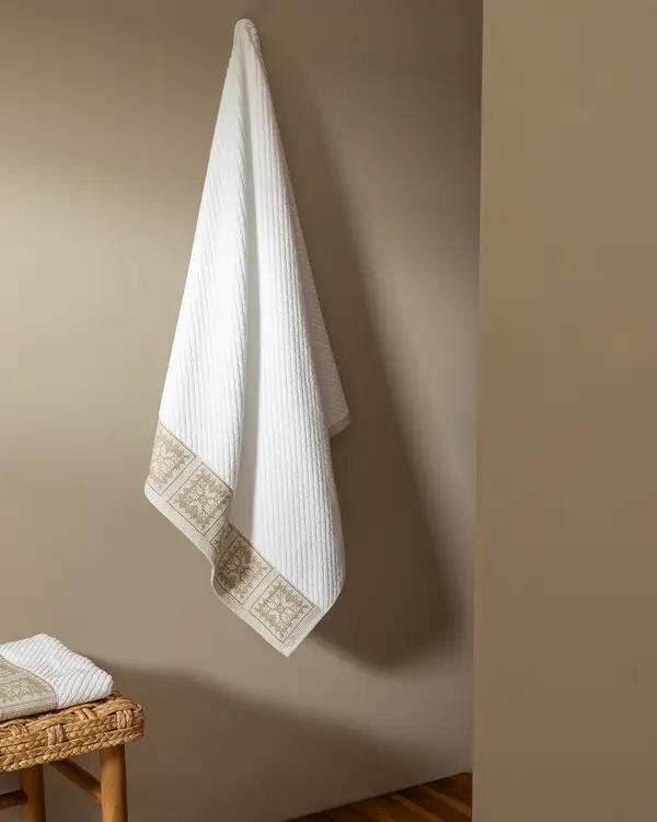 https://madamecoco.heyacdn.com/www.madamecocolebanon.com/public/data/products_gallery_600_600/68676a11abea2.webp