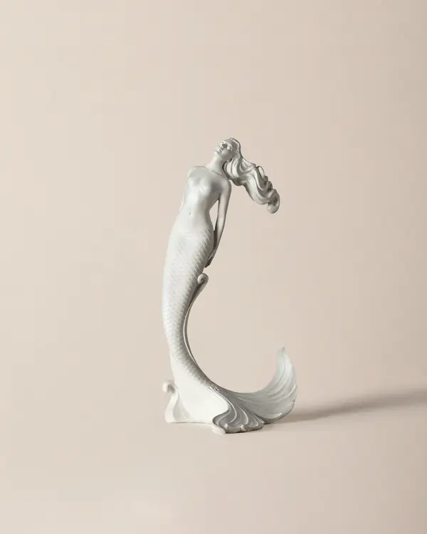 Ariel Bust