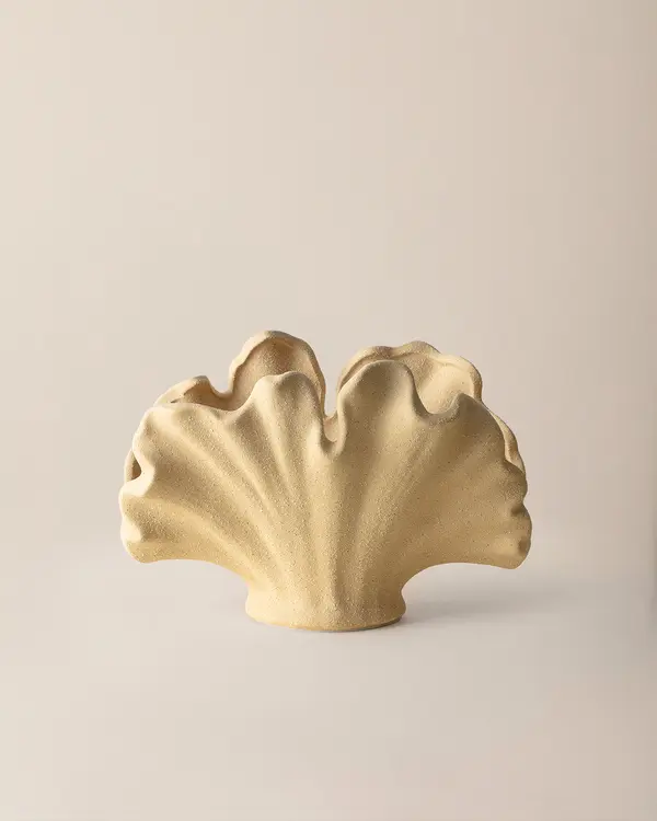 Shelly Vase