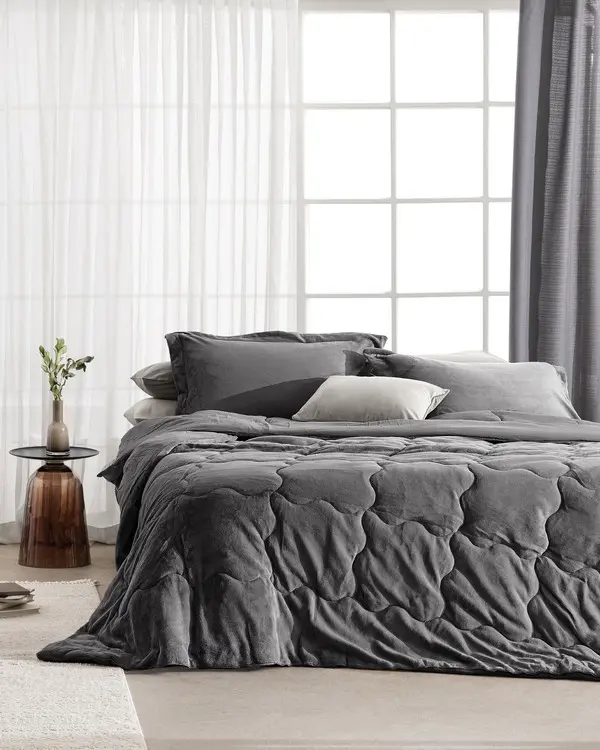 Kaira Comforter Set