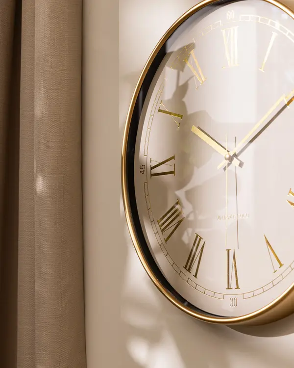 Cleo Clock