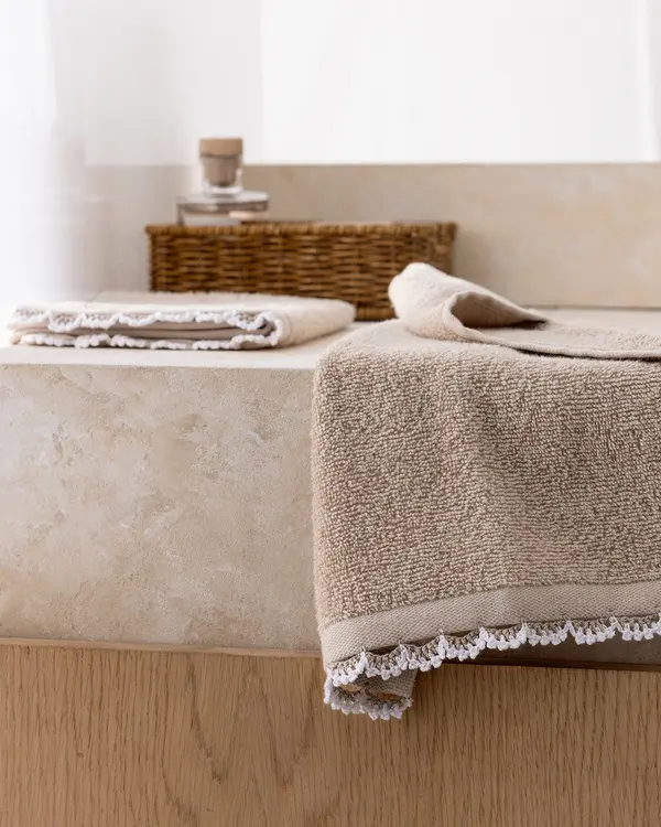 Bastienne 2-Piece Crochet Hand Towel Set
